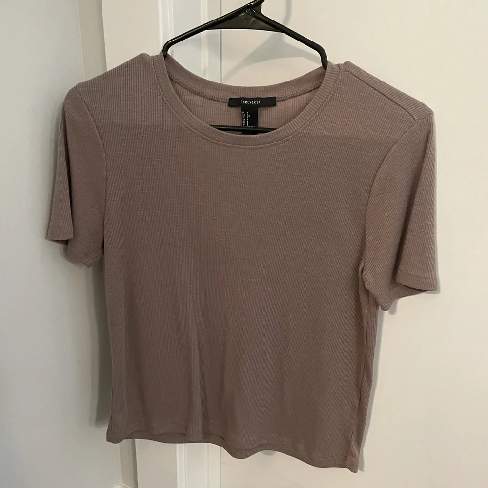 Simple Neutral Tee - Picture 1 of 3